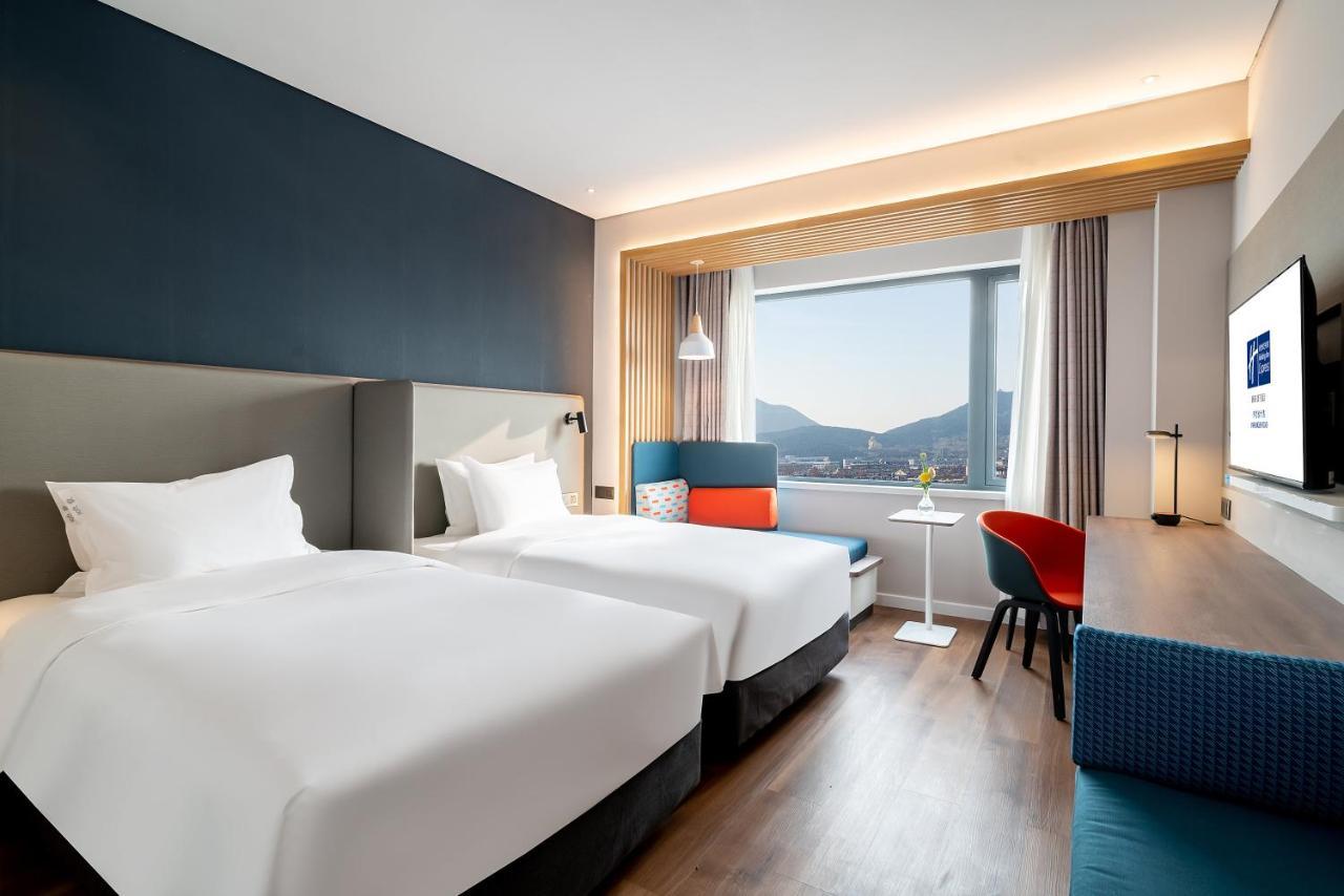 Holiday Inn Express Jinan Jingshi Road, An Ihg Hotel Eksteriør bilde